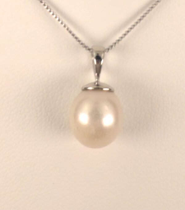 Pearl Pendant in Sterling Silver Chain - Image 4
