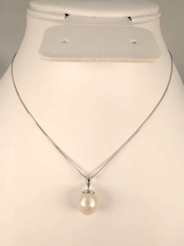 Pearl Pendant in Sterling Silver Chain - Image 2