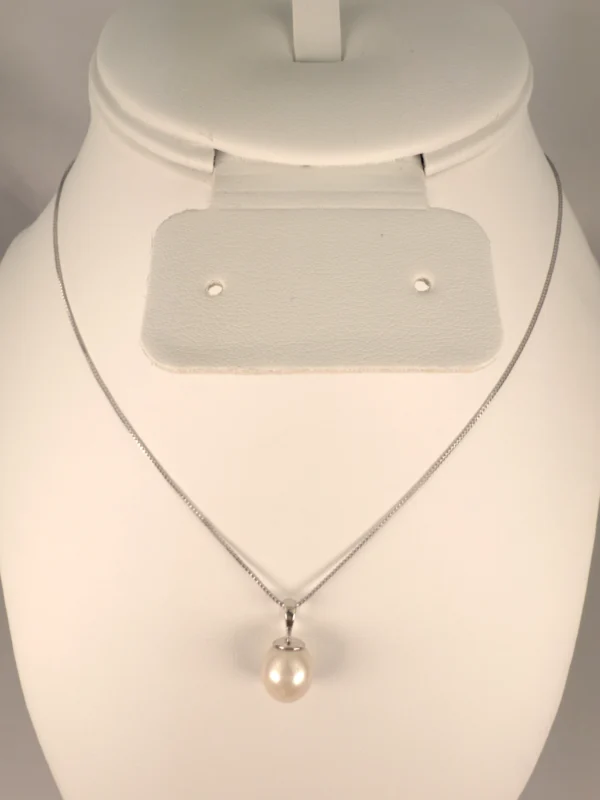 Pearl Pendant in Sterling Silver Chain - Image 3