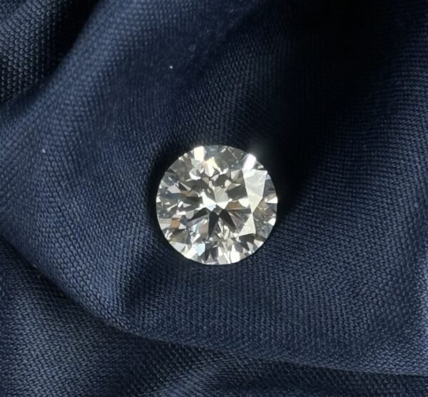 Lab Grown Round Shape Diamond - Image 3